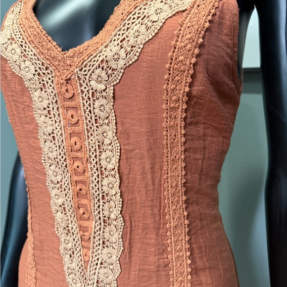 Elegant Lace Trimmed Sleepwear in Rust - Picture 2 of 3